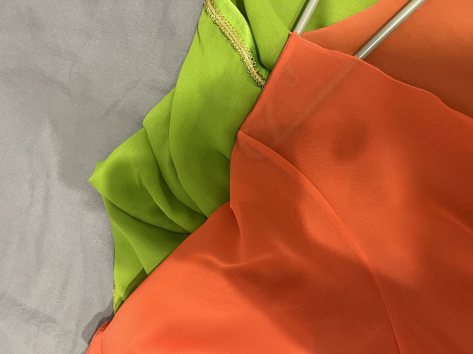 Парео до купальника