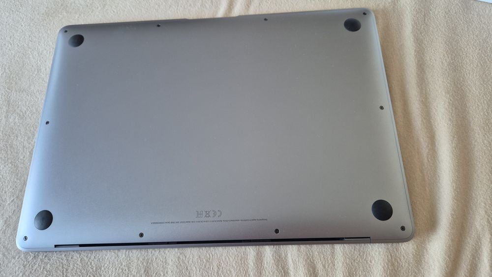 Macbook Air M1 13.3 8/256gb zadbany