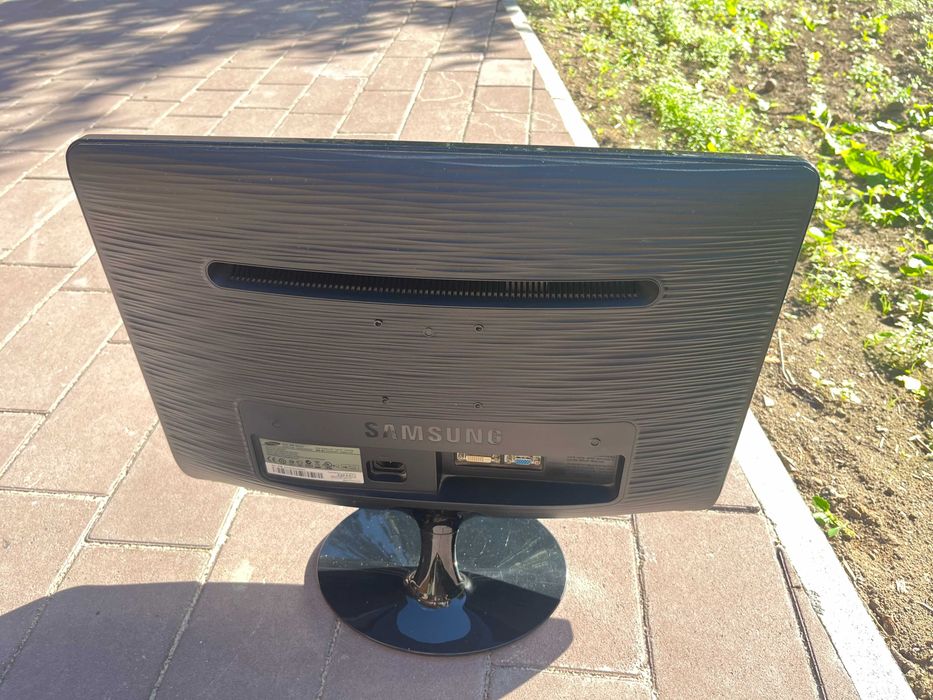 Монiтор Samsung B2230W 1680*1050 TN