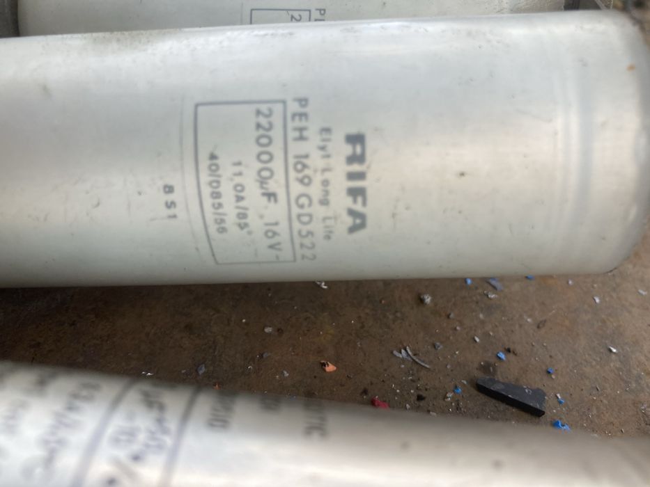 Конденсатори низько вольтні 16v 22000  Та 40v 10000  к50-18 25v