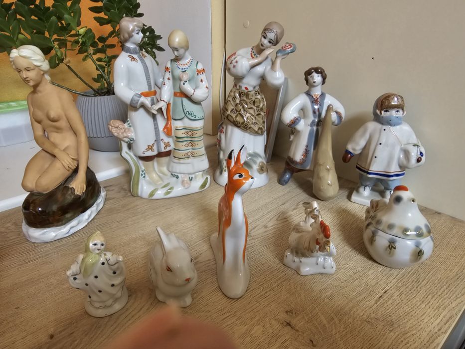 Продам статуэтки фарфорофие