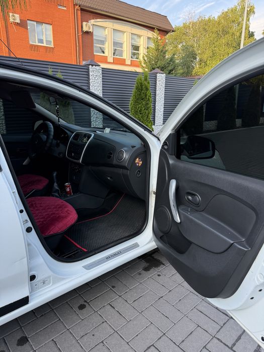 Renault Logan 2 2016 1.2 газ бензин.