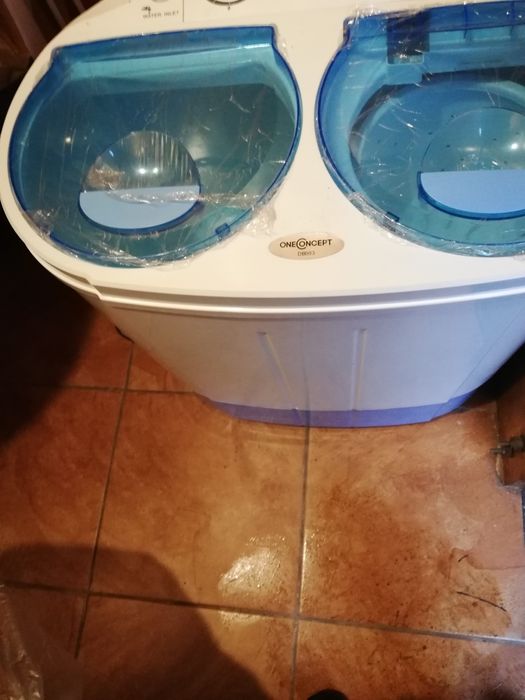 Mam świetną nową pralkę z wirówką turystczna i jest nowa.