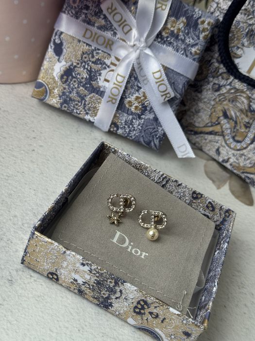 Сережки dior з перлинами та камінням, нова колекція