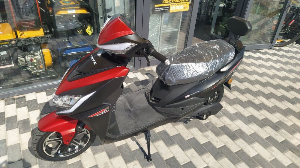 Електроскутер FORTE LEON