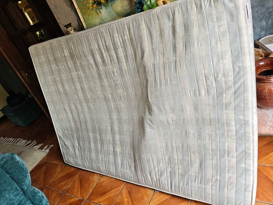 Oddam za darmo stary materac