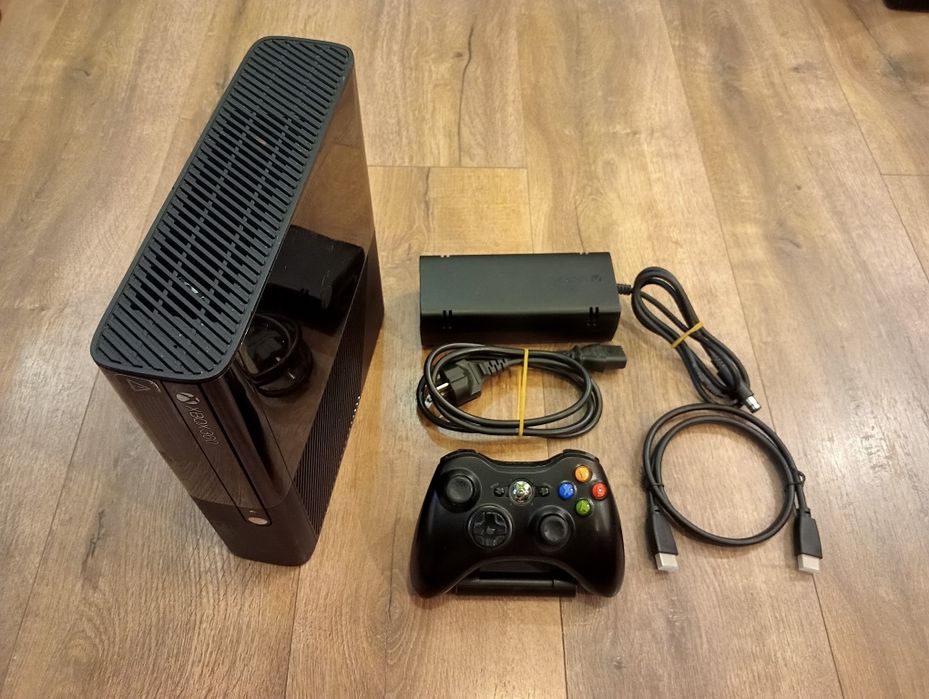 Xbox 360 Slim E - 250GB