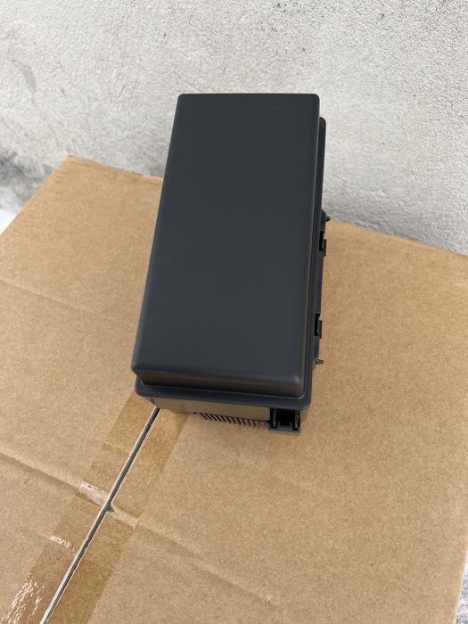 Блок коробка запобіжників Rogue T33 рог 20-26р 1.5 2.5 бензин