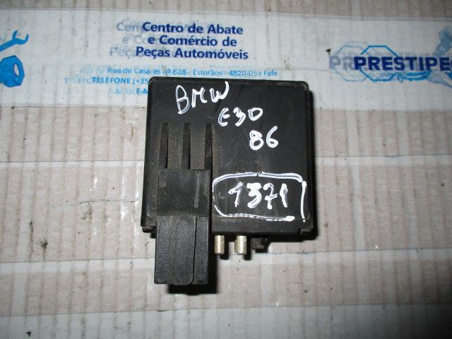 Botão / interruptor electromecânico / relé BMW 3 Cabriolet (E30)
