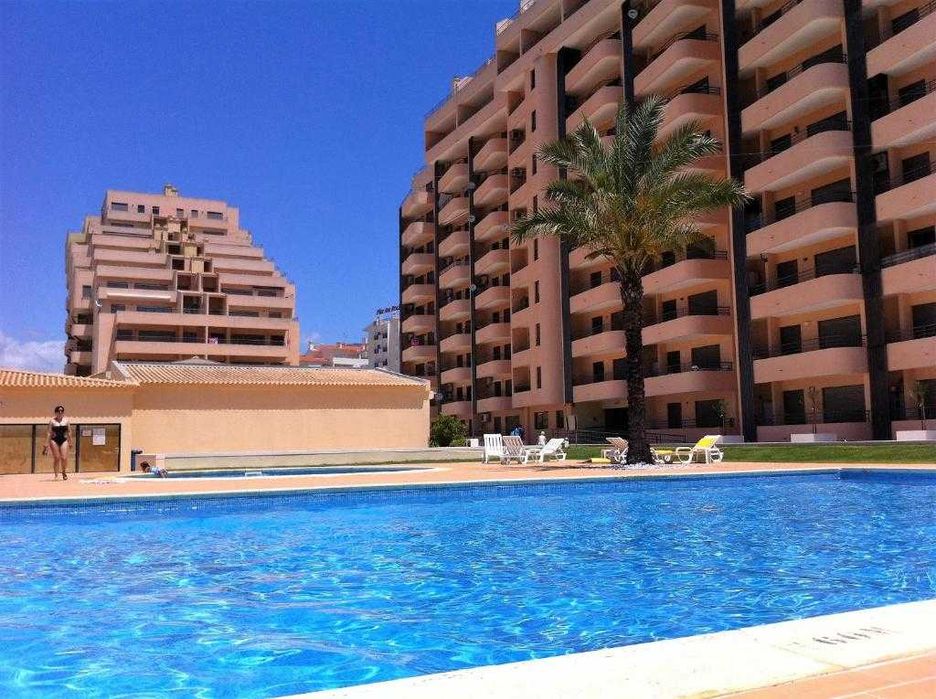 ARRENDA-SE T1- Totalmente equipado -Condomínio fechado Portimão.