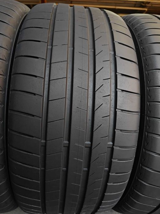 R20 285 45 шини літні Bridgestone Alenza 001 на Audi