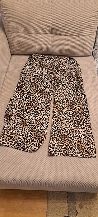 Nowe Spodnie firmy Bershka w rozmiarze M