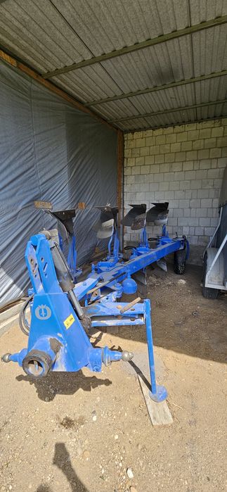 Pług 4 skibowy Overum