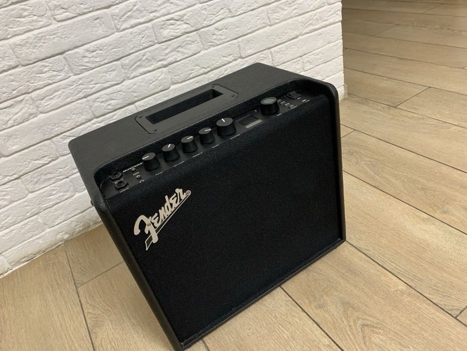 Комбопідсилювач FENDER MUSTANG LT25