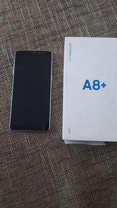 Телефон Samsung а8+