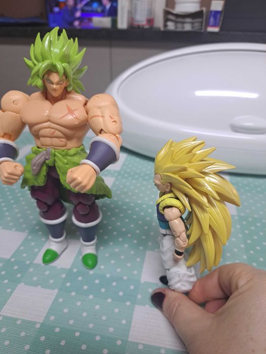 Bonecos Naruto com precinho de oportunidade