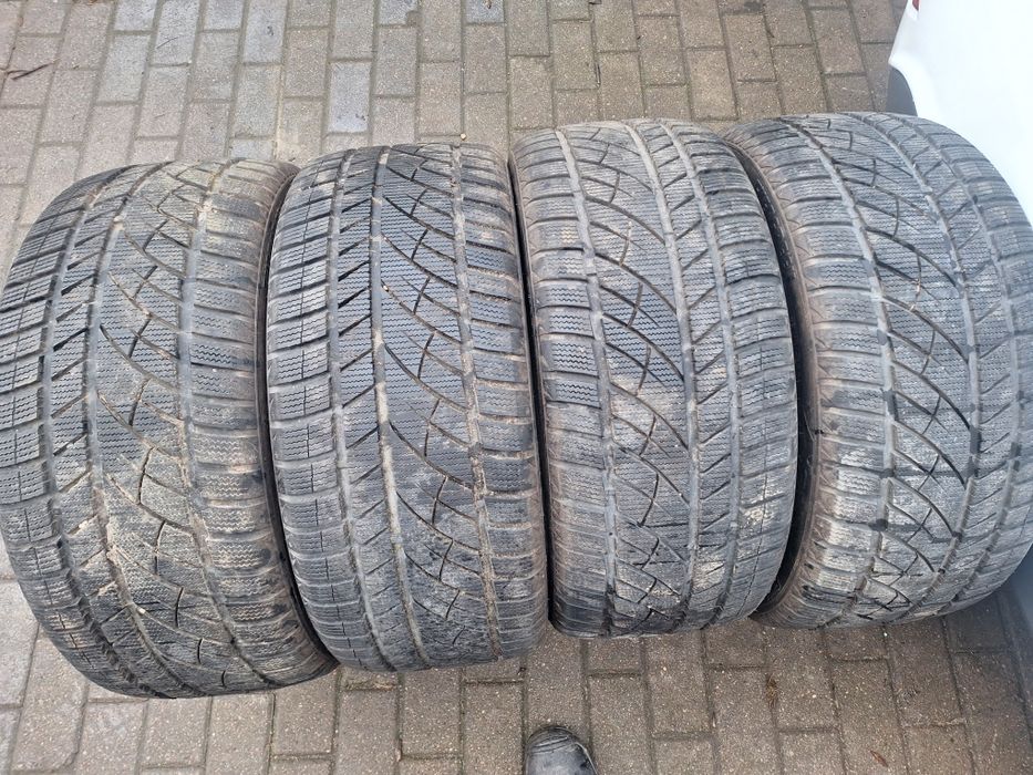 Opony zimowe R19/255/40 komplet