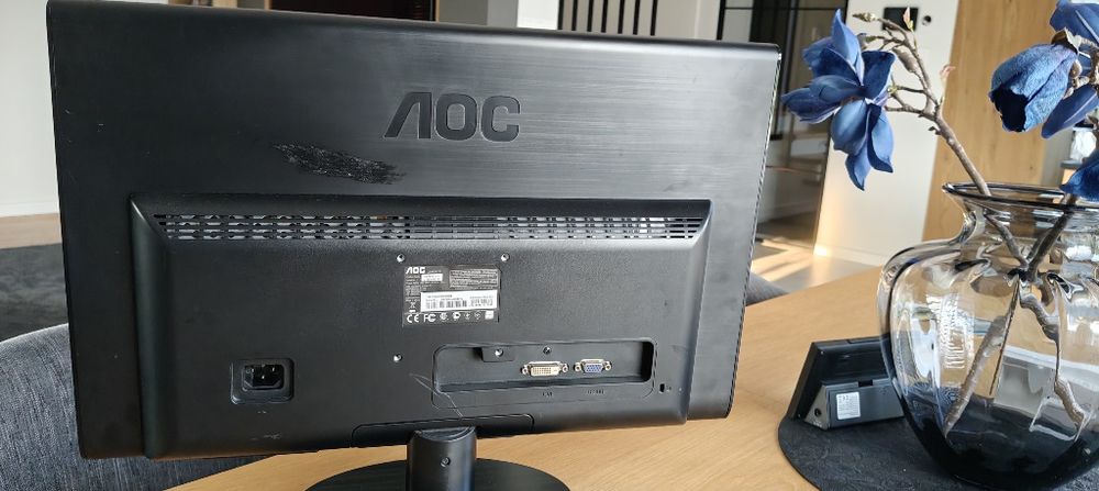 Monitor biurowy AOC 21.5 cali