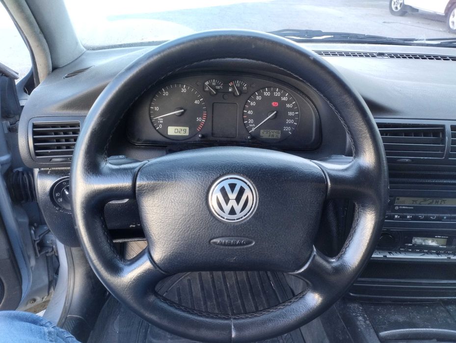 VW Passat 1.9 TDI 90 CV Só Para Peças