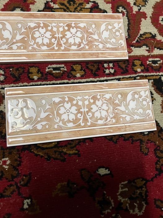 Decor ceramiczny 20x7 cm plus  20x25 płytki ścienne