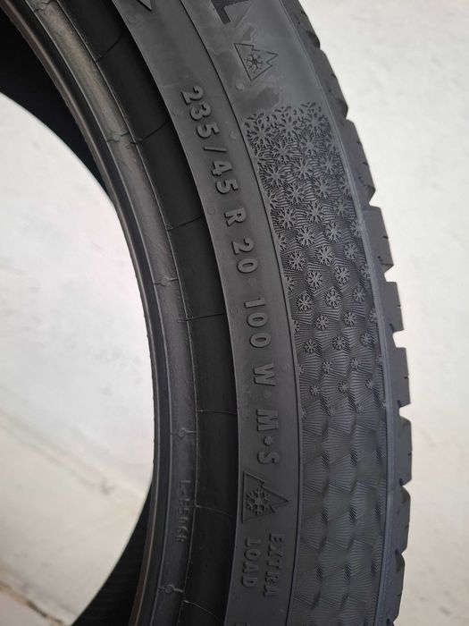 2x 235/45R20 Continental AllSeasonContact 2 EV  2x 6,8mm 24r,