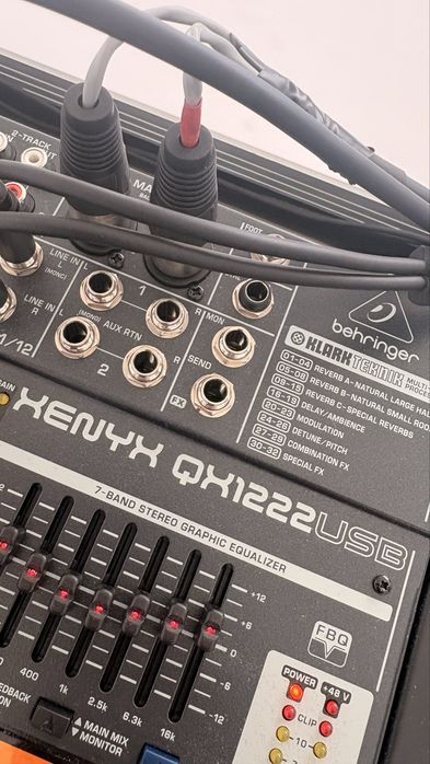 Mesa mistura behringer QX1222 USB