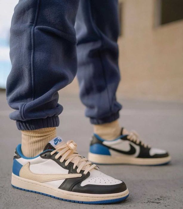 Трендові кросівки Jordan 1 Low Travis Scott джордан 1 лоу кроссовки