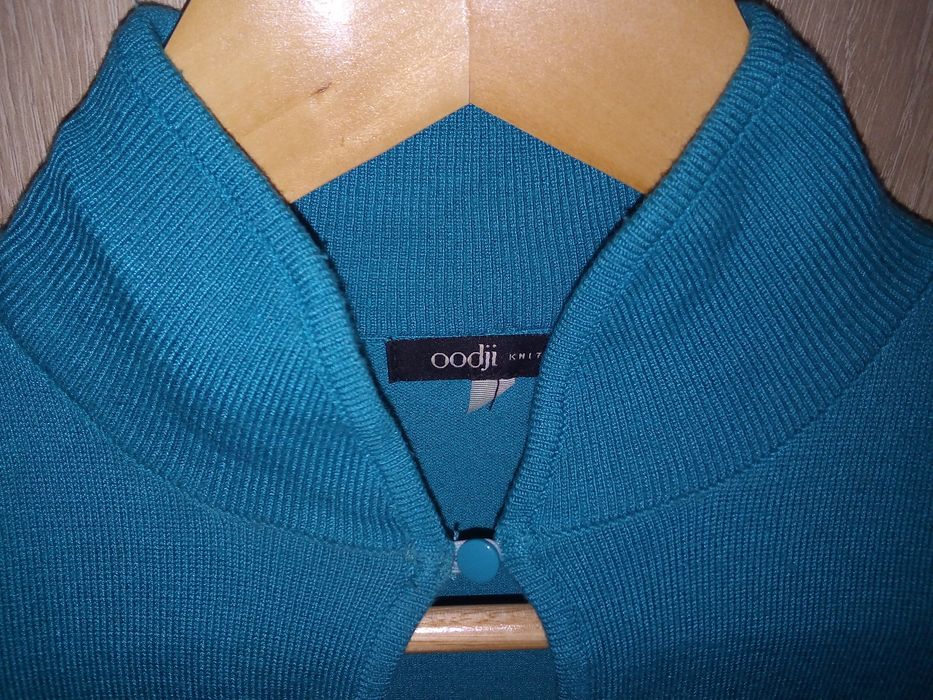 Свитер женский нарядный