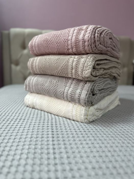 Однотонні натуральні накидки вафельні-шовкові покривала на ліжко