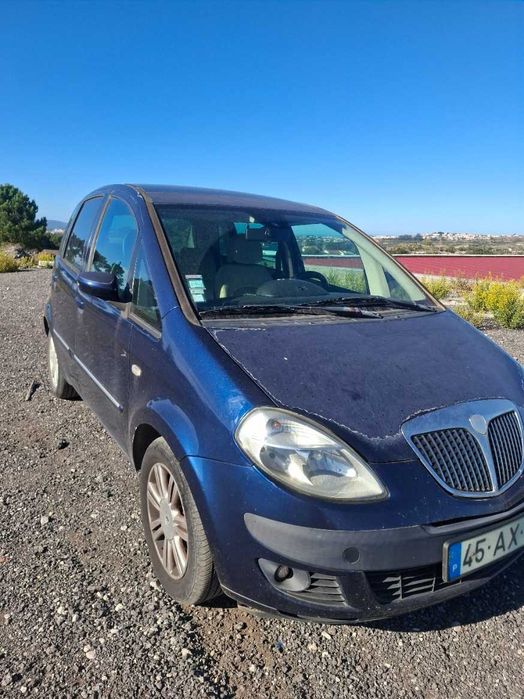 Lancia Musa 1.3 Multijet — photo 2