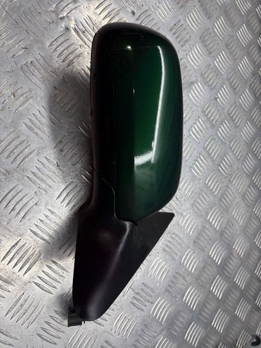 Зеркало правое Skoda Octavia Tour дефект