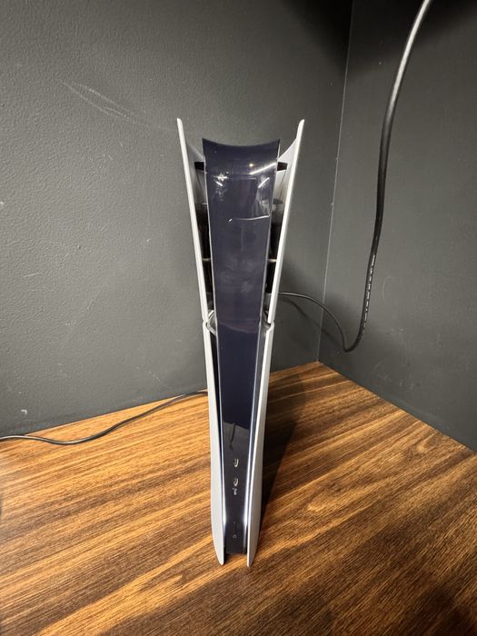 PlayStation 5  Slim Edition + 2 геймпада | ідеальний стан