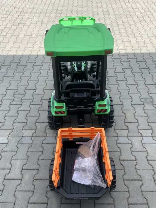 MEGA Traktor na akumulator dla dzieci Z Przyczepą D68 24V 2x200W
