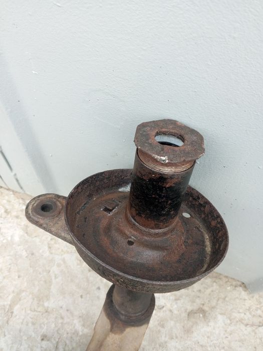 Кулак Цапфа Нексія Daewoo Nexia цапфа ступиця стойка Опель Кадет