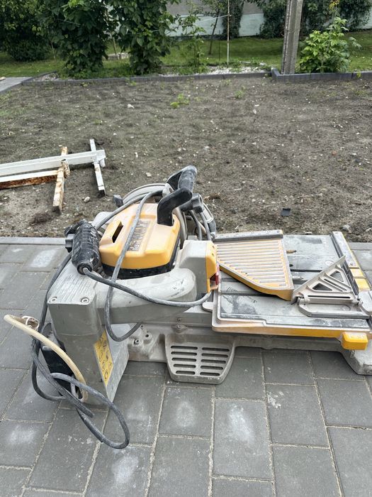 Przecinarka stołowa do płytek i glazury na mokro DEWALT