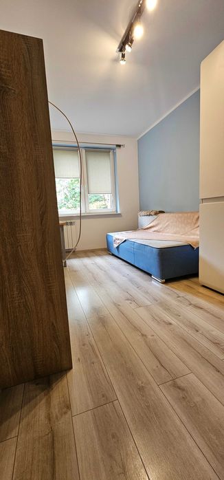 Dwa ładne pokoje z balkonem w świetnej lokalizacji.