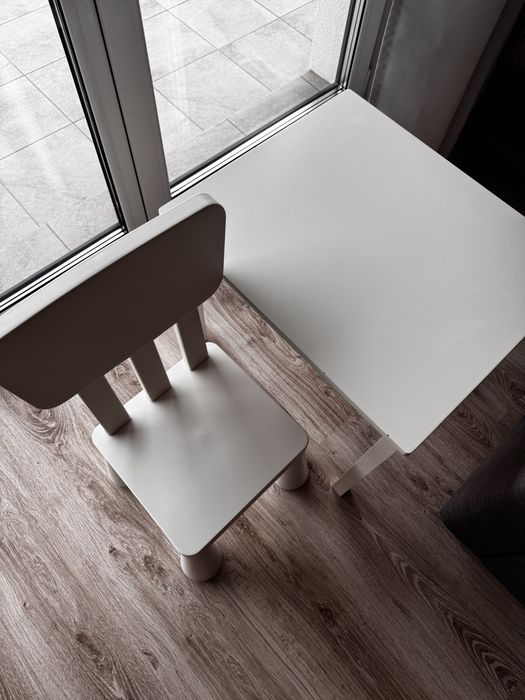 Ikea дитячій стіл +стілець
