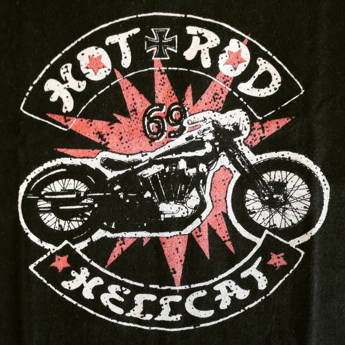 Custom/retro/vintage t-shirt hotrod hellcat