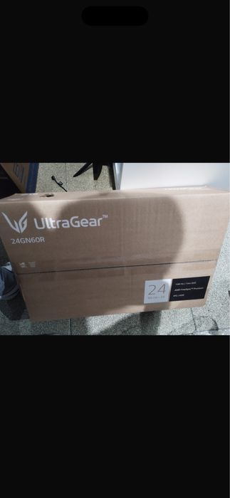 Monitor e cadeira gaming