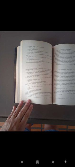 Livro Corações em silêncio de Nicholas Sparks