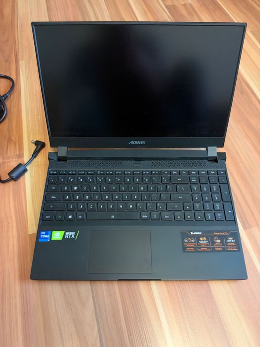Uszkodzony Laptop Gamingowy Aorus Rtx 3060 + i7 śliczny 15P RX5L