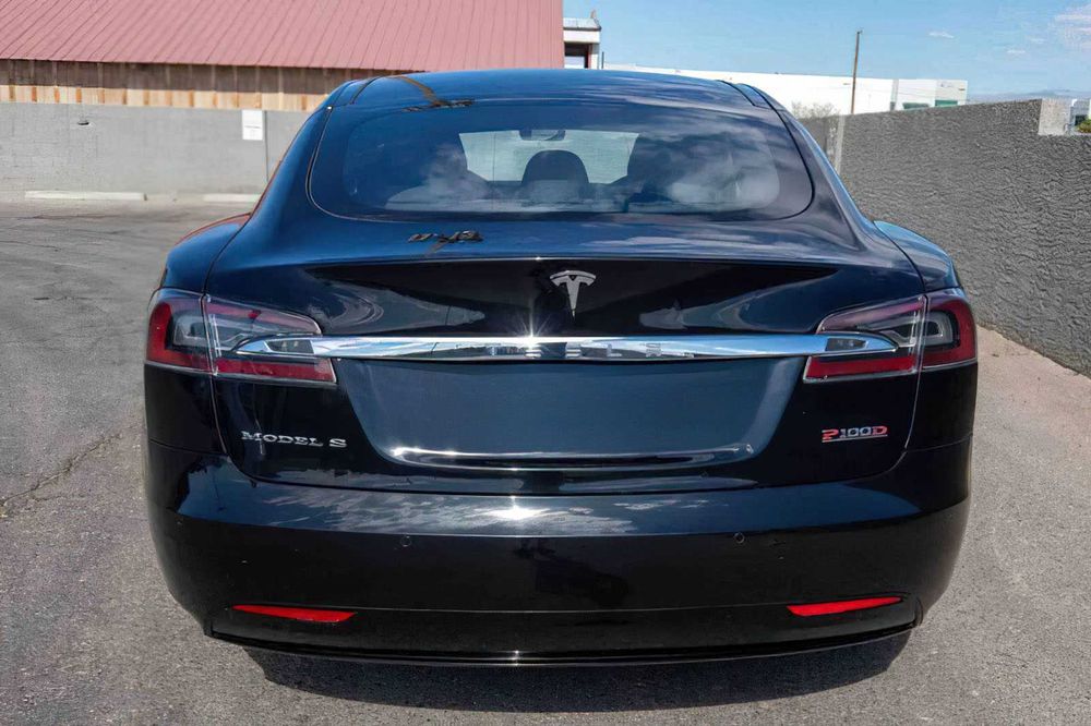 Tesla Model S P100D      2017