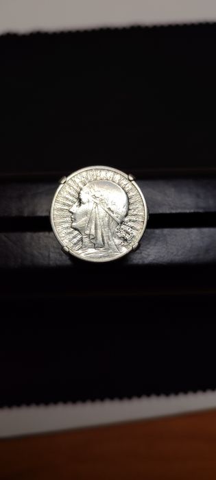 Srebrny pierścień z katalogu Warmet z monetą