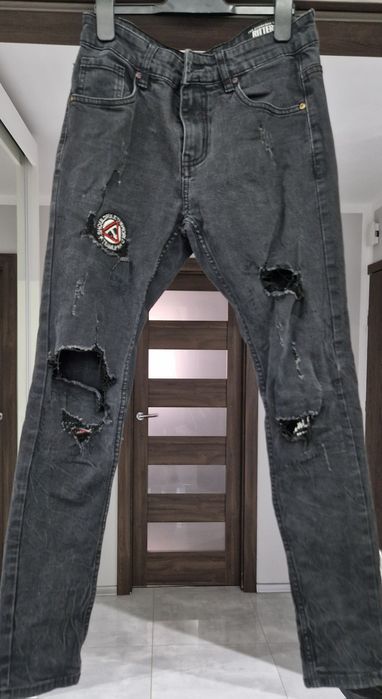 Jeansy młodzieżowe