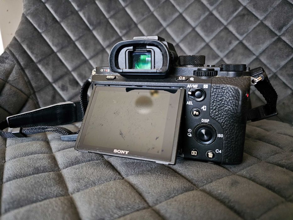 Sony A7R II (7RM2) - Full Frame 42MP