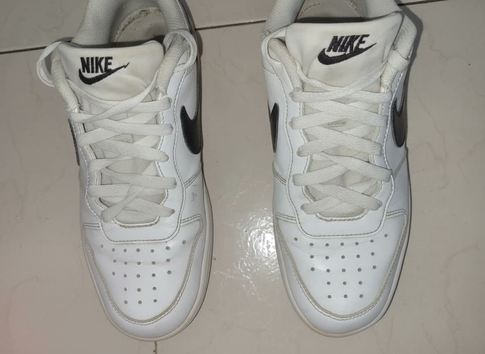 Nike Court Vision! Preto e branco versão europeia tamanho 38 e 39