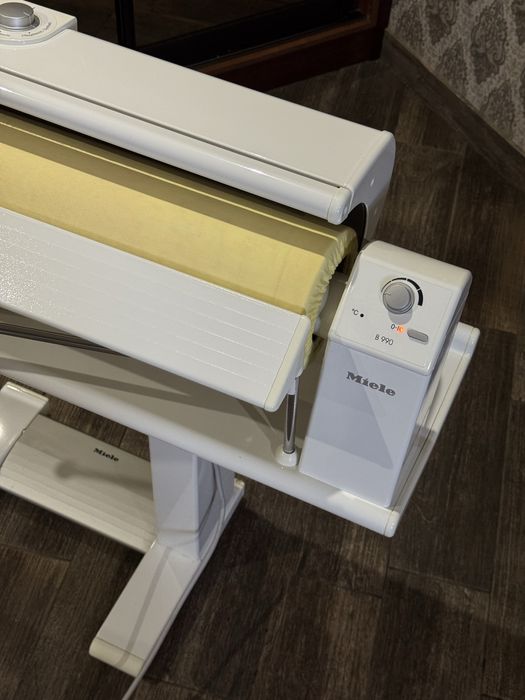 Miele 990 – якісний гладильний каток для ідеального результату