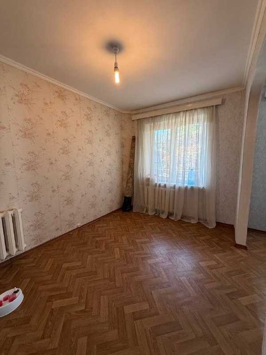 5-кімн квартира Двостороння ГАЗ Комора  Балкон Поруч школа, садочок і зручна транспортна розв'язка  Ключі на руках Корольова Таїрова Київський р-н
