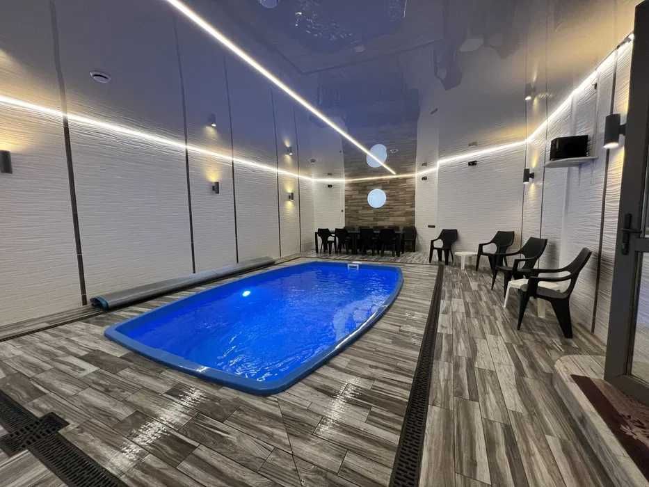 Подобова аренда будинку.Софіївська Борщагівка.Басейн.Банька!