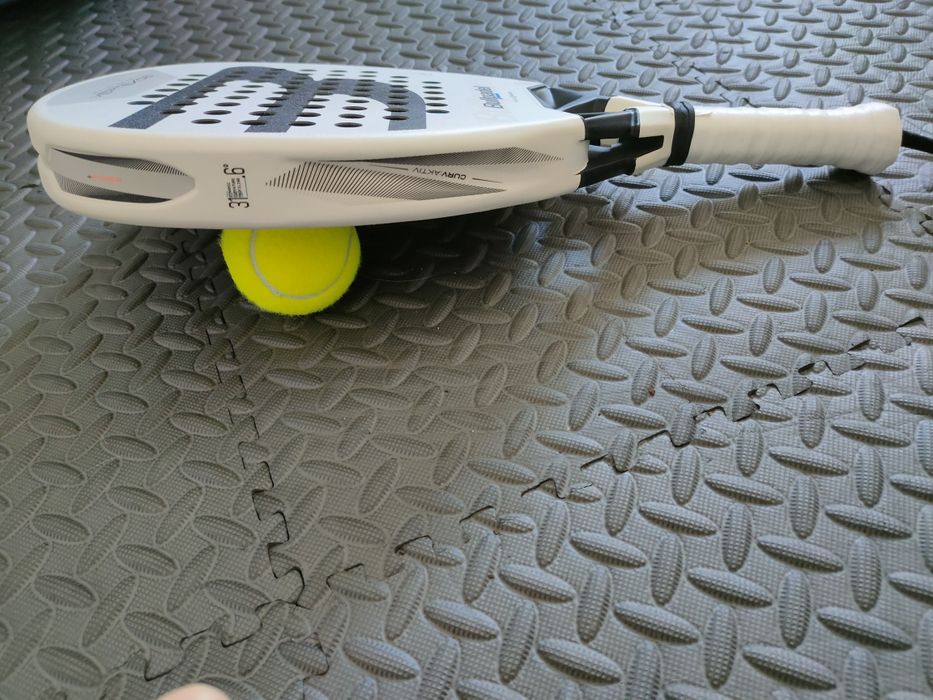 Raquete Bullpadel Vertex 05 2026 nova (6.5h de uso)